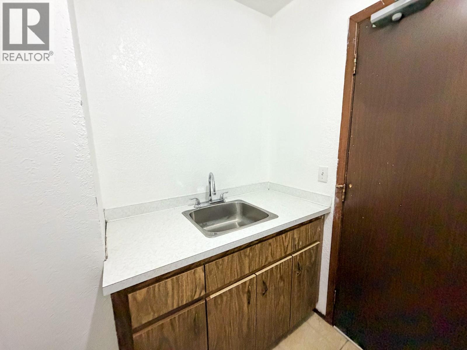 1703 Menzies Street Unit# 303, Merritt