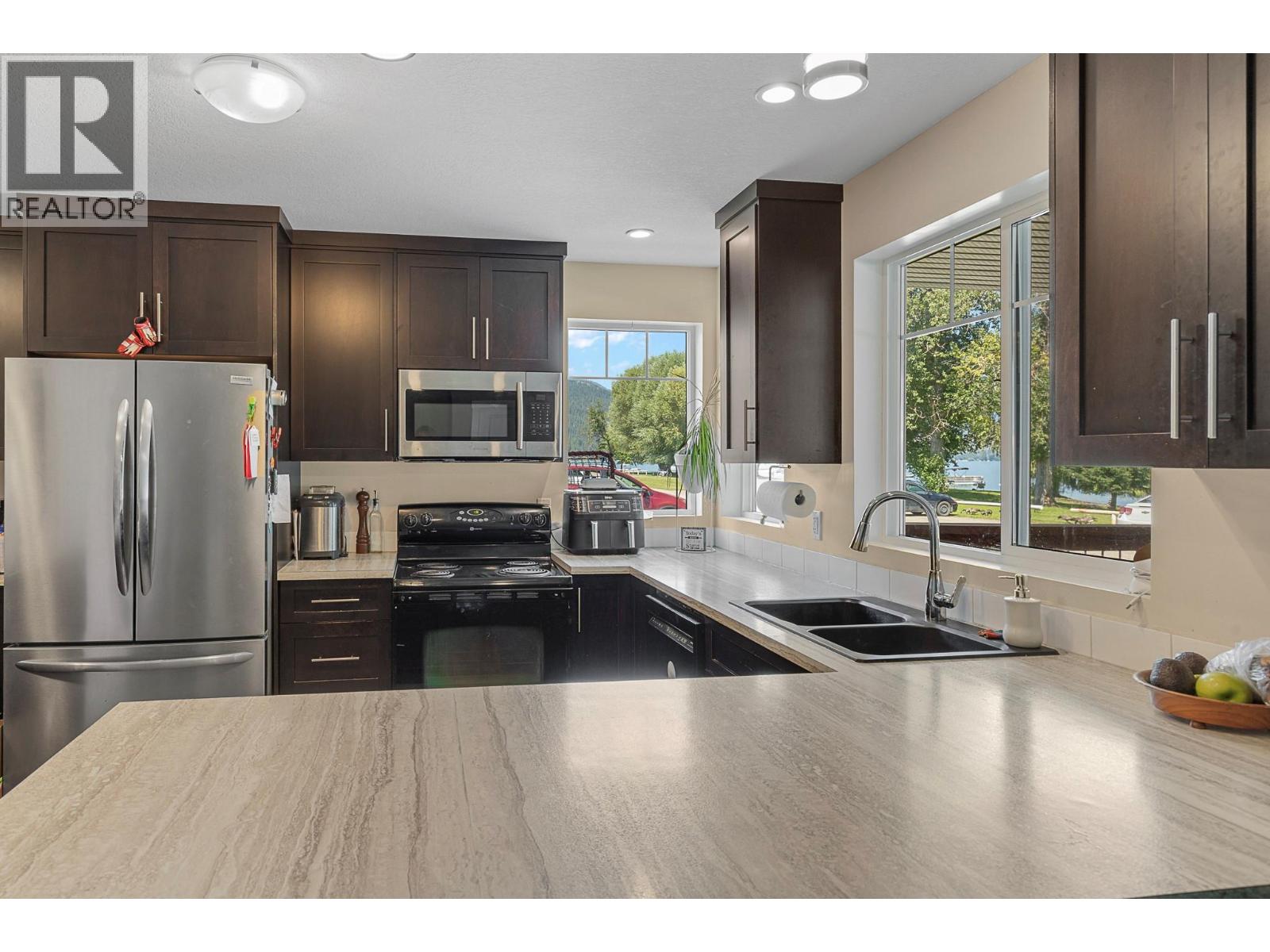 42 Lakeshore Drive, Vernon