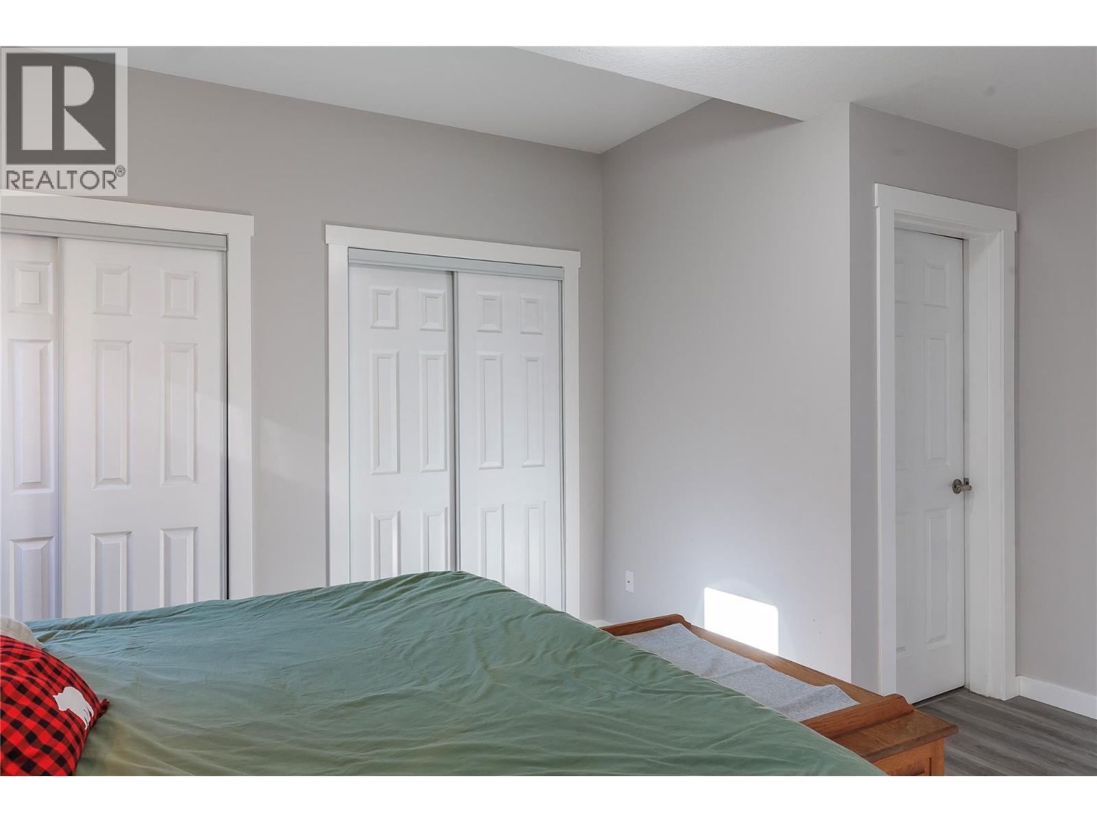 42 Lakeshore Drive, Vernon