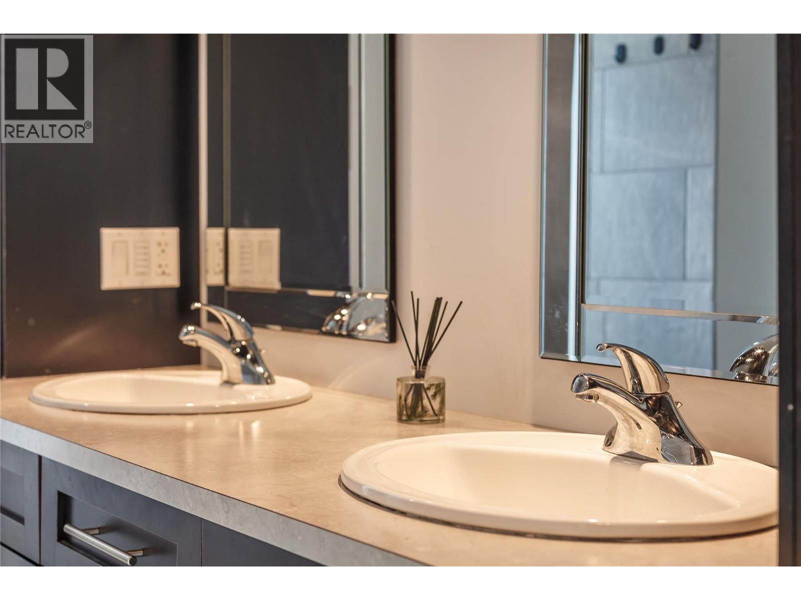 42 Lakeshore Drive, Vernon