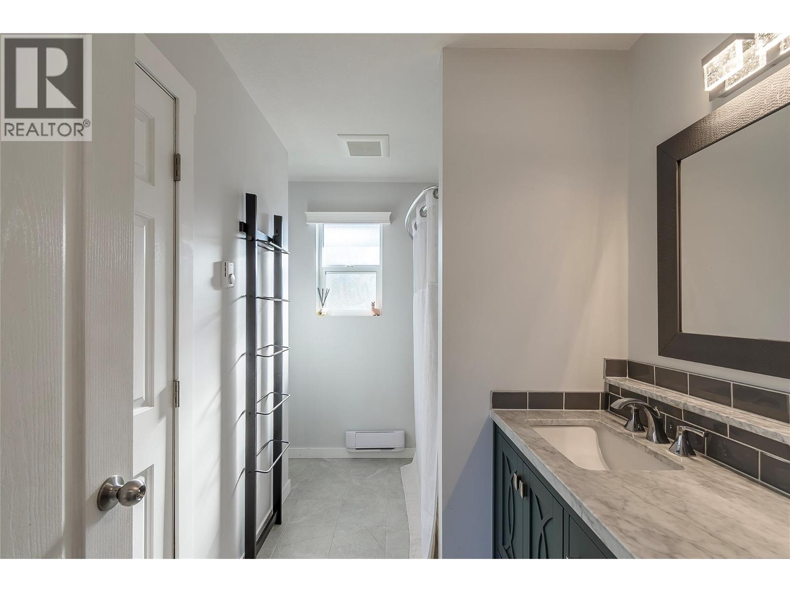 42 Lakeshore Drive, Vernon