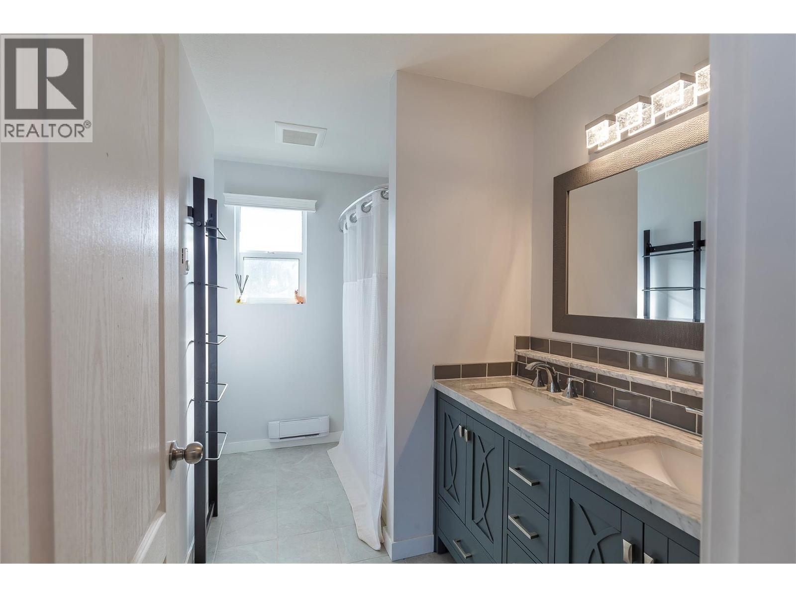 42 Lakeshore Drive, Vernon