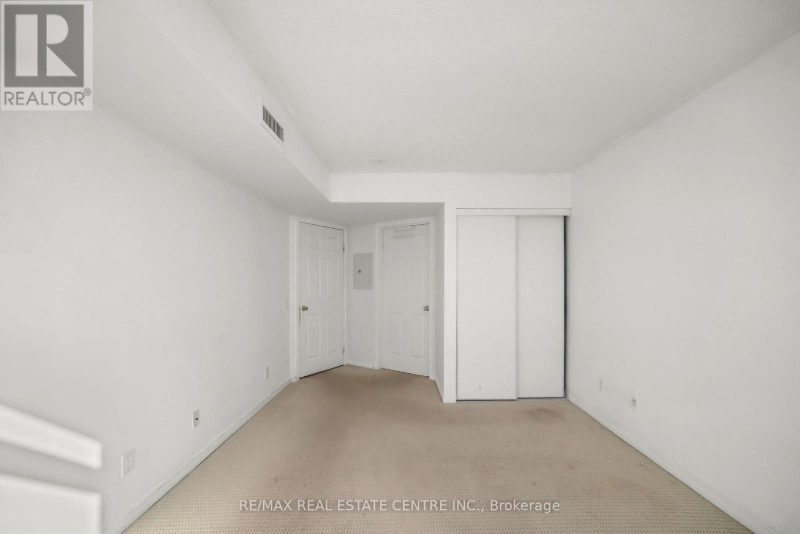#1605 30 HARRISON GARDEN BOULEVARD - 18