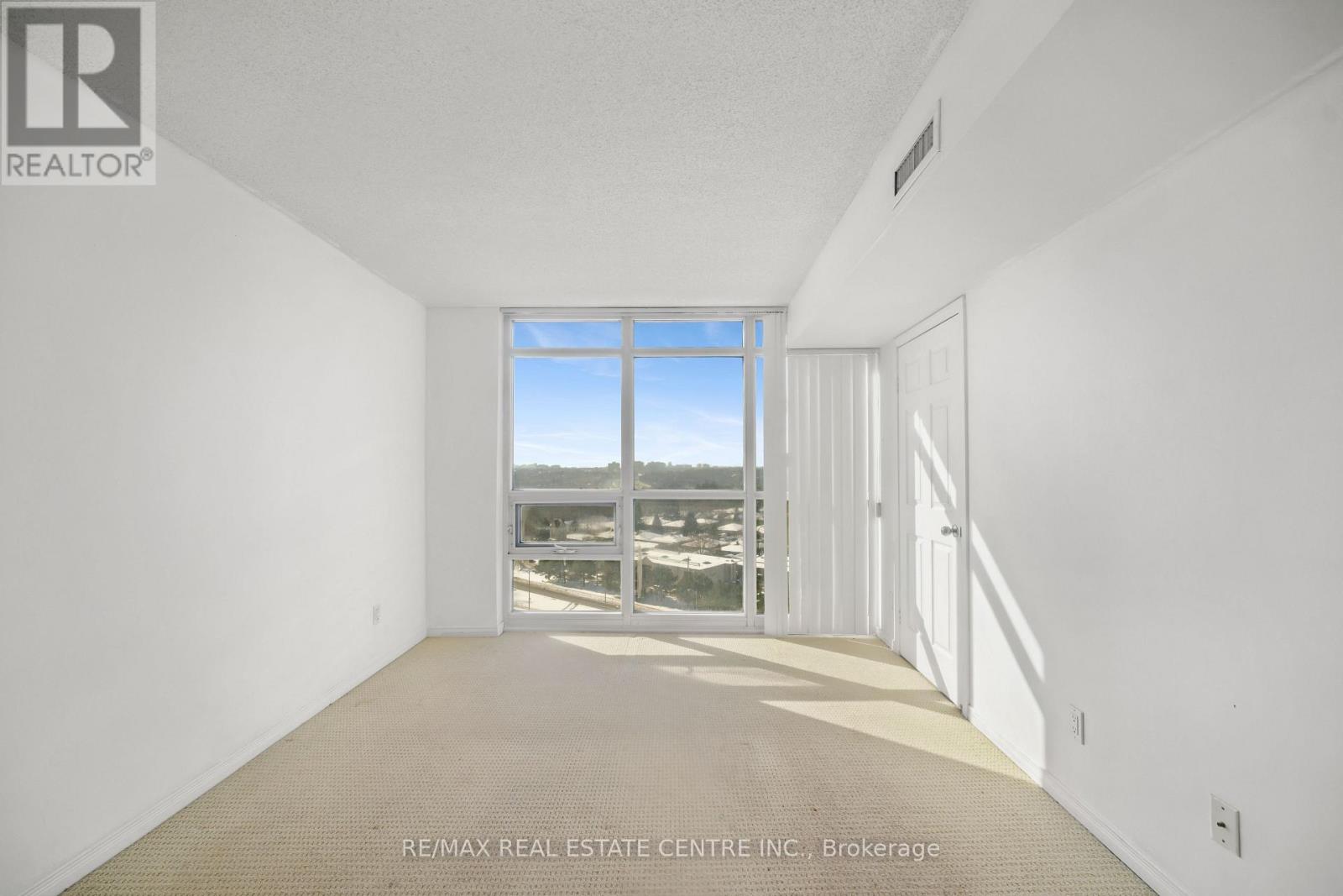#1605 30 HARRISON GARDEN BOULEVARD - 20