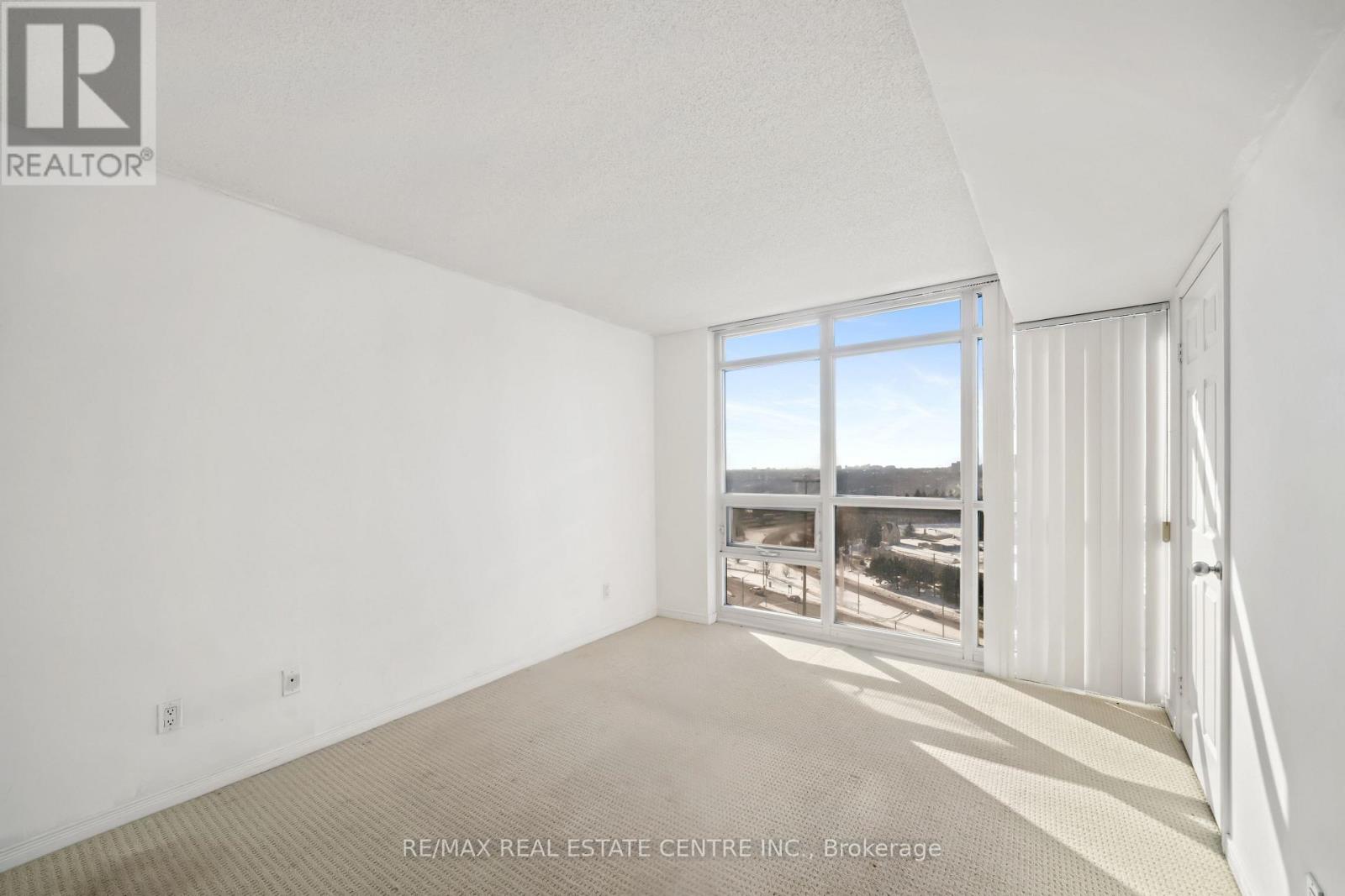 #1605 30 HARRISON GARDEN BOULEVARD - 21