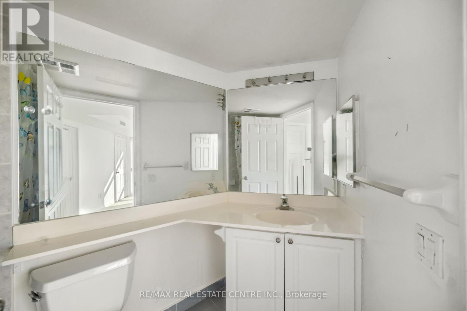 #1605 30 HARRISON GARDEN BOULEVARD - 23