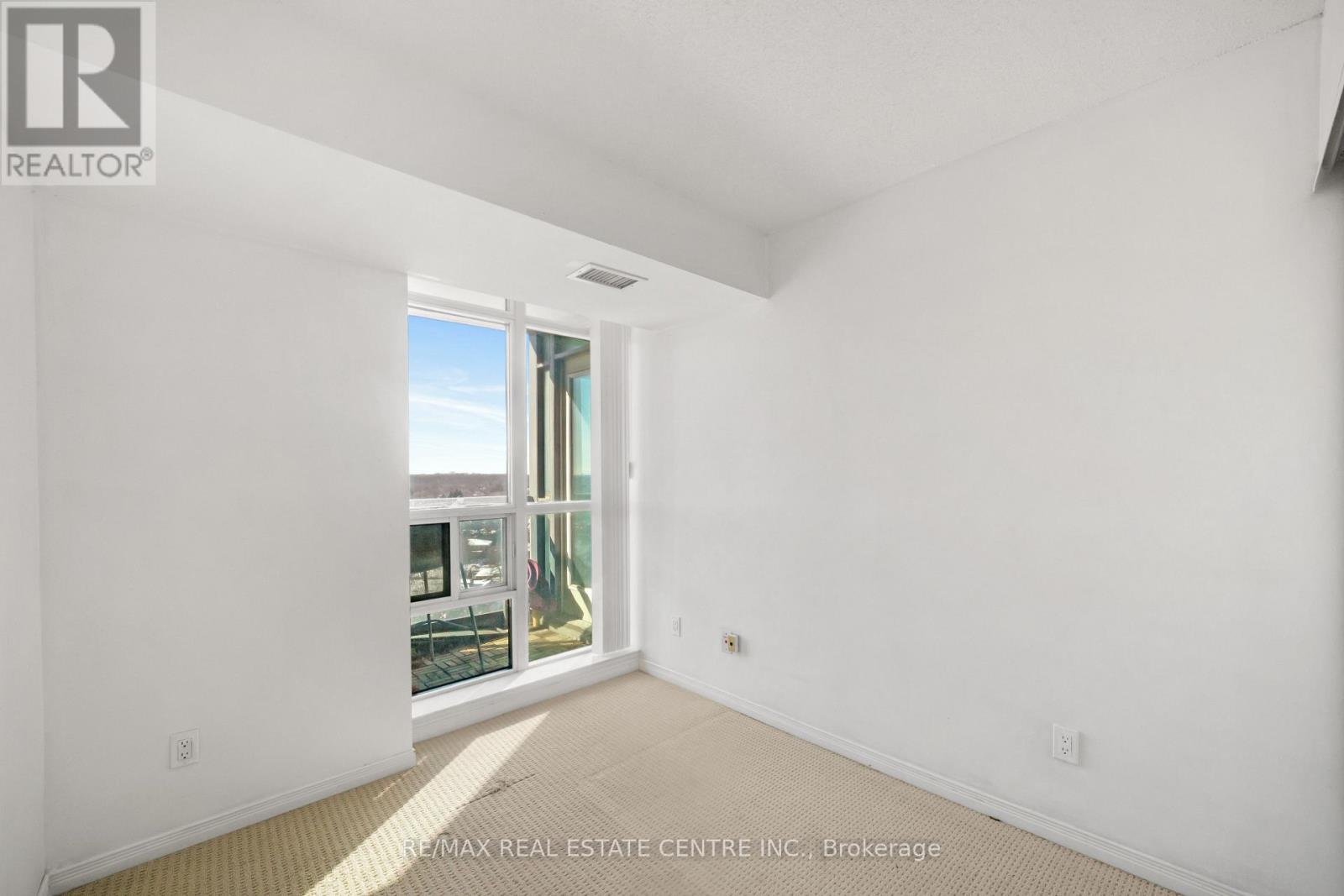 #1605 30 HARRISON GARDEN BOULEVARD - 25