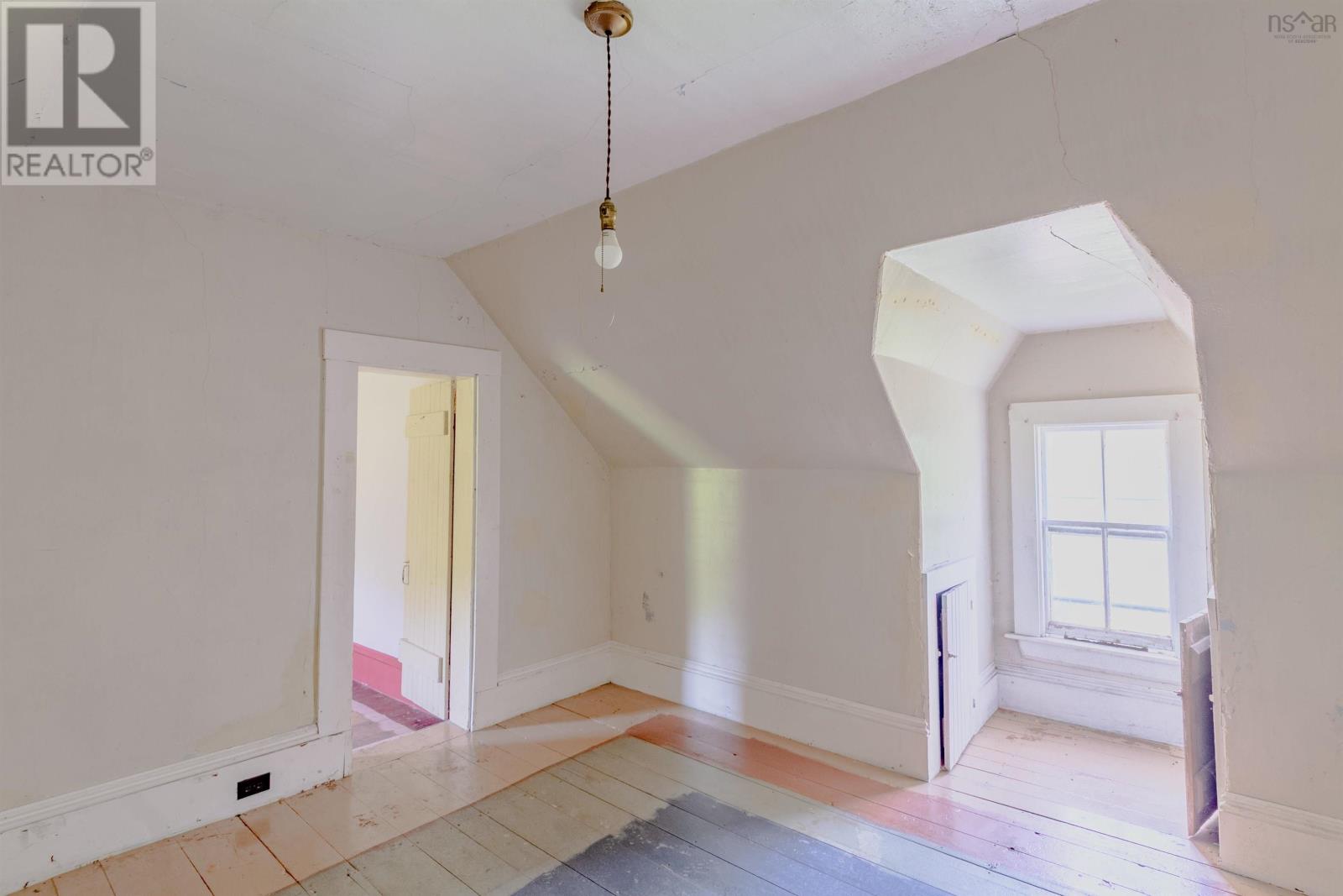 Property 33 of 43 of 1554 Shore Road