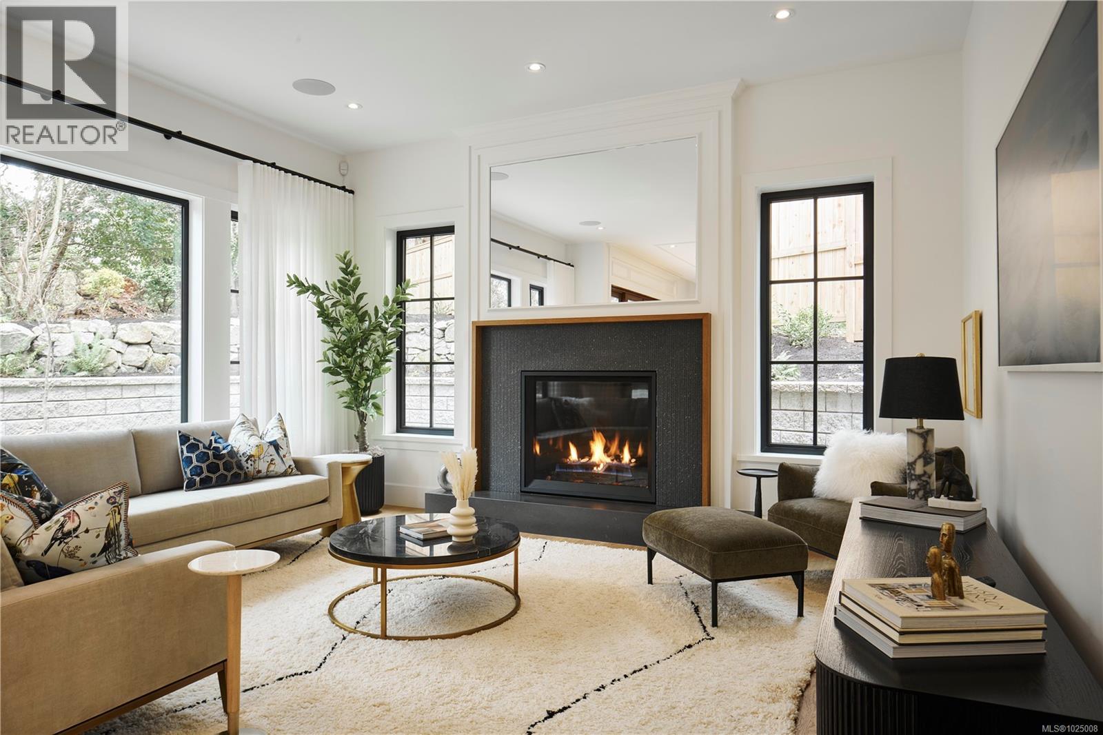 3915 Woodlands Pl, Saanich