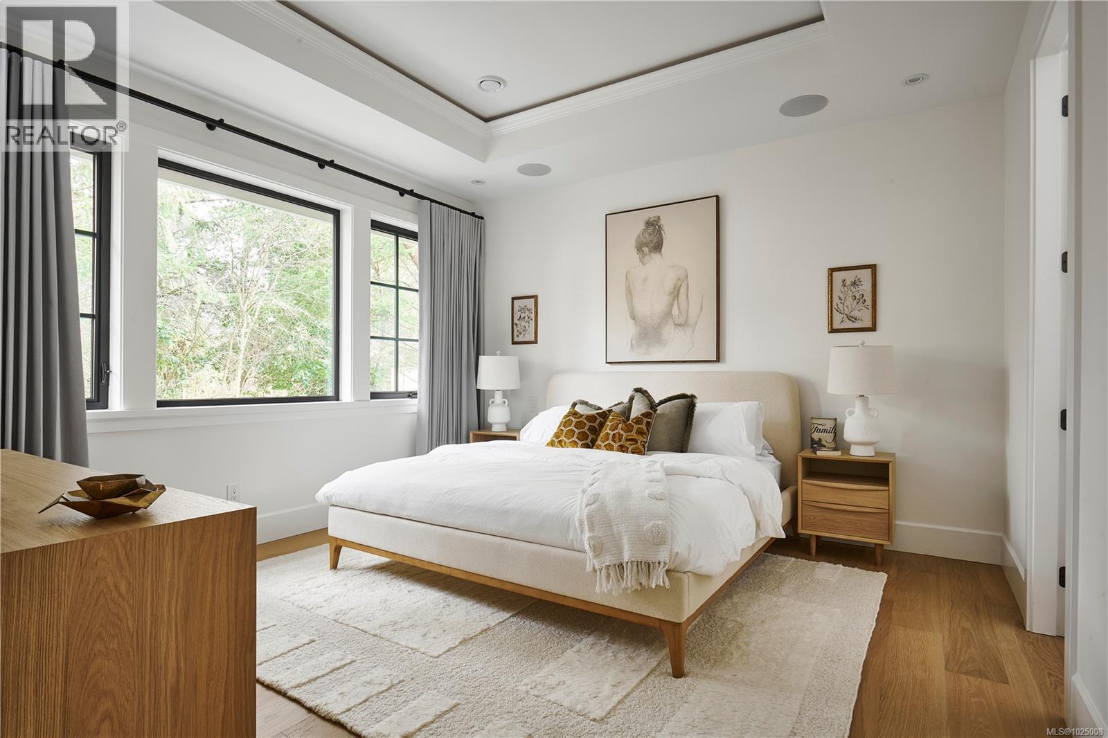 3915 Woodlands Pl, Saanich