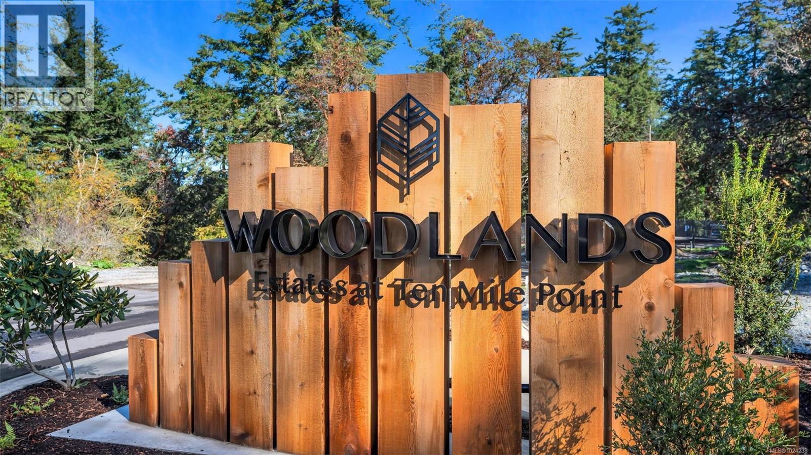  3908 Woodlands Place, Saanich