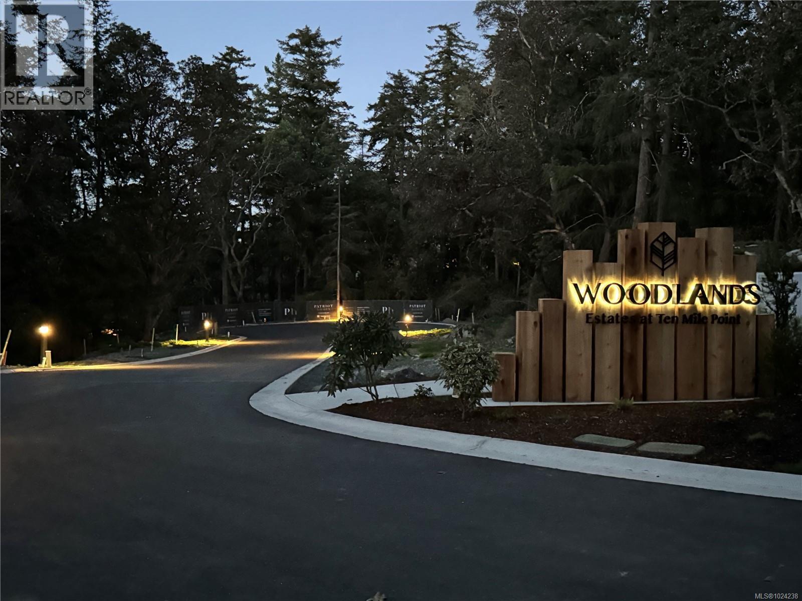  3908 Woodlands Place, Saanich