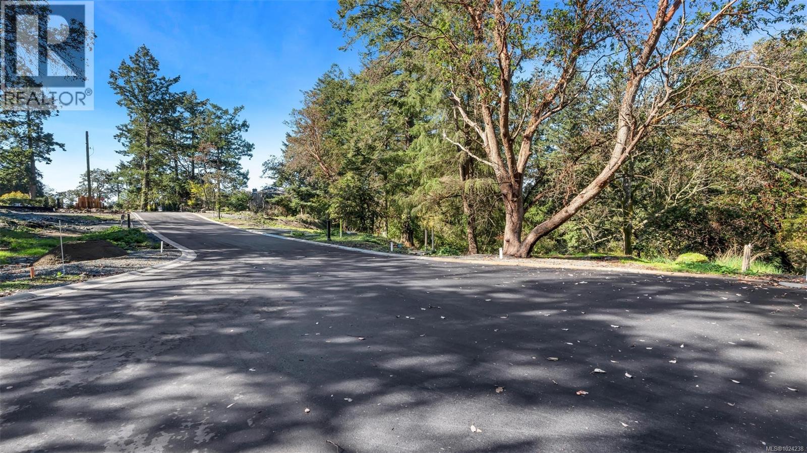  3908 Woodlands Place, Saanich