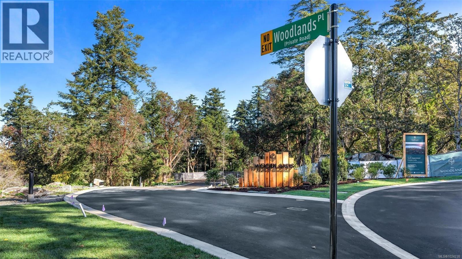  3908 Woodlands Place, Saanich