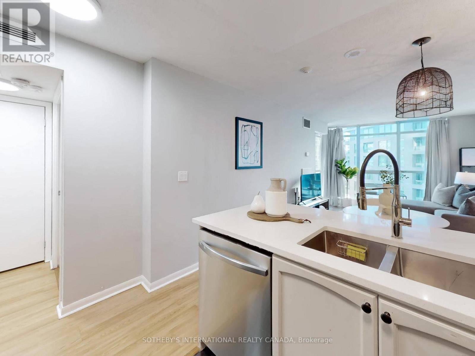 #537 231 FORT YORK BOULEVARD - 16
