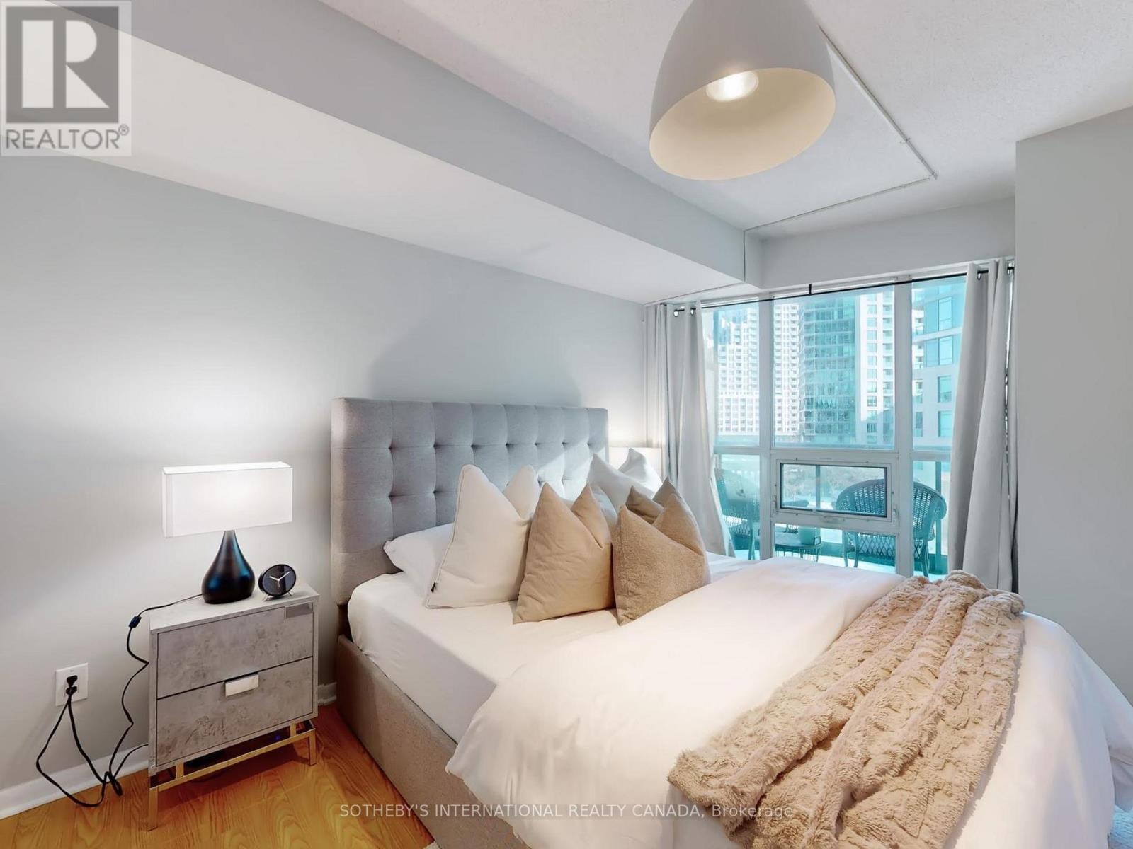 #537 231 FORT YORK BOULEVARD - 23