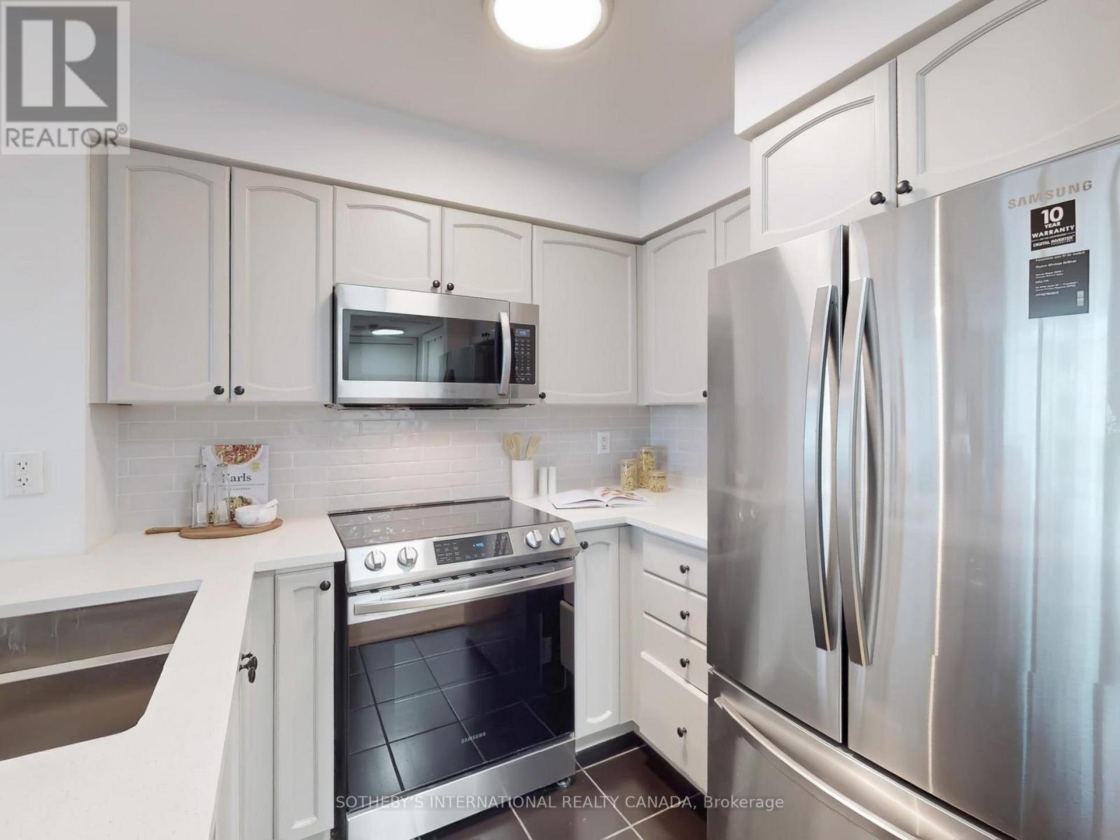 #537 231 FORT YORK BOULEVARD - 14