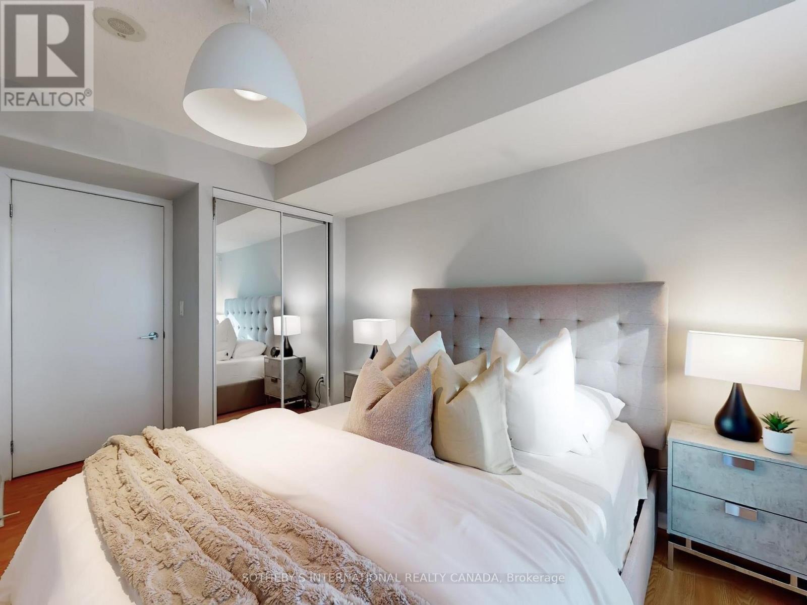 #537 231 FORT YORK BOULEVARD - 25