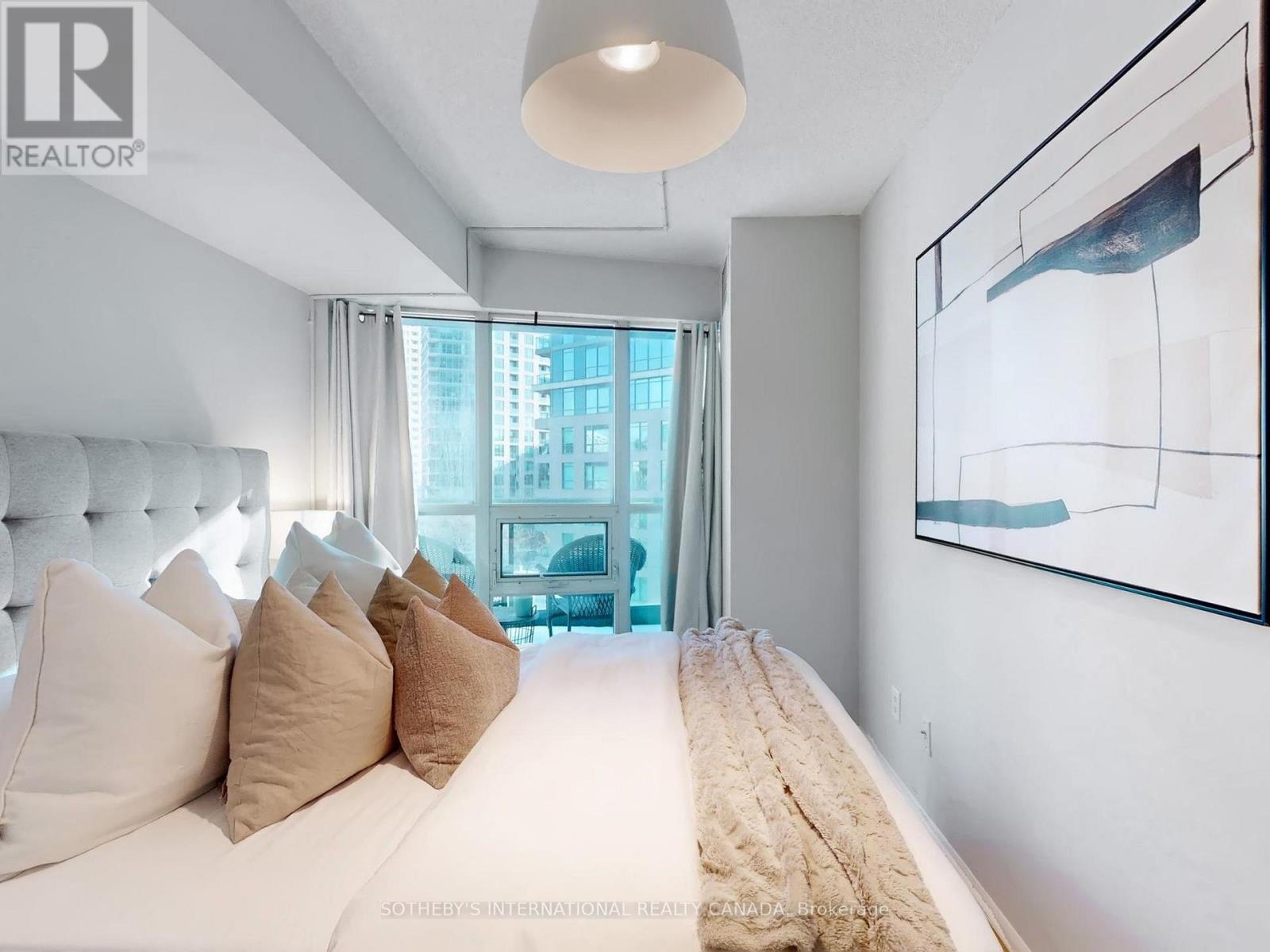 #537 231 FORT YORK BOULEVARD - 24