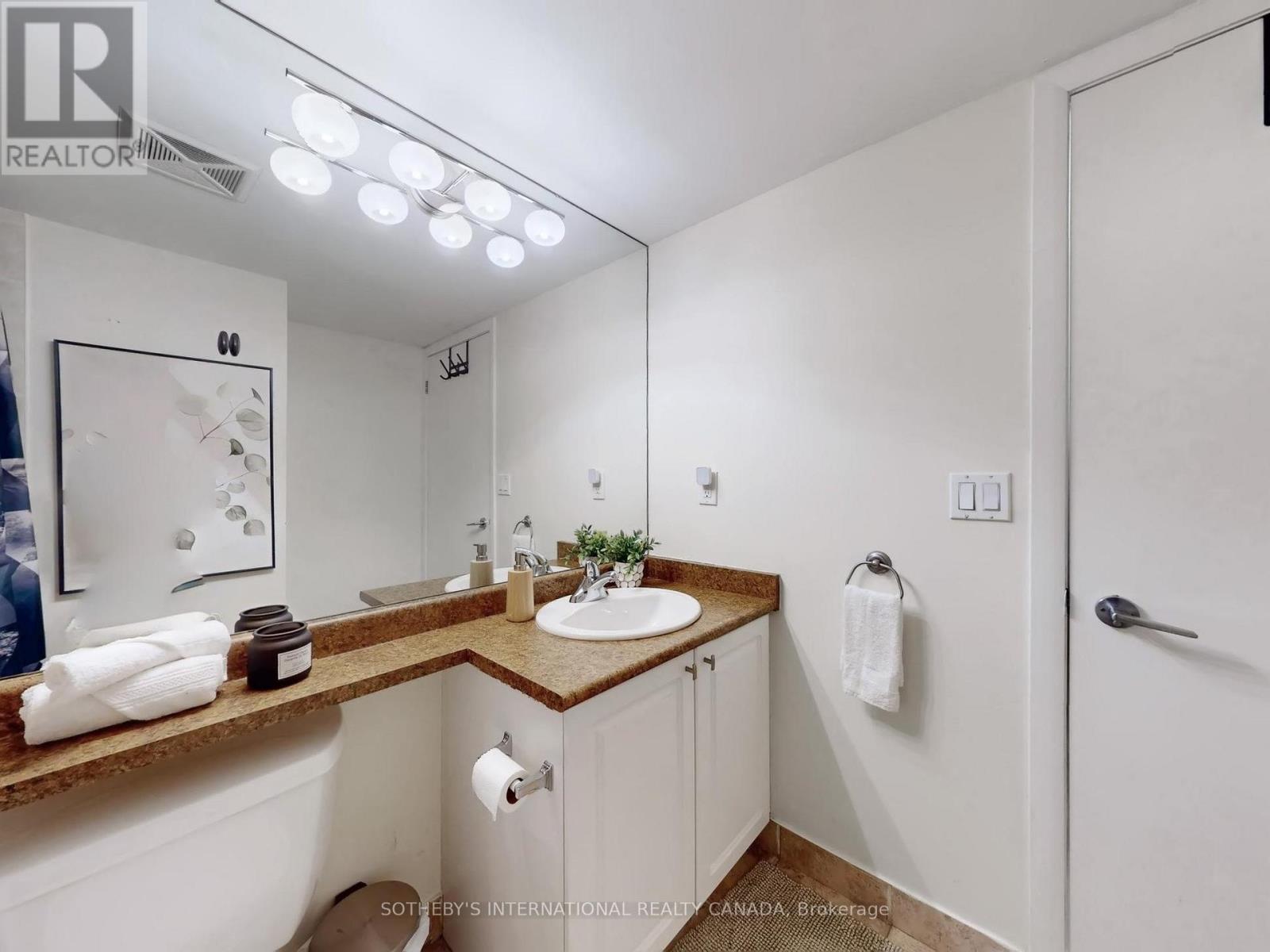 #537 231 FORT YORK BOULEVARD - 27