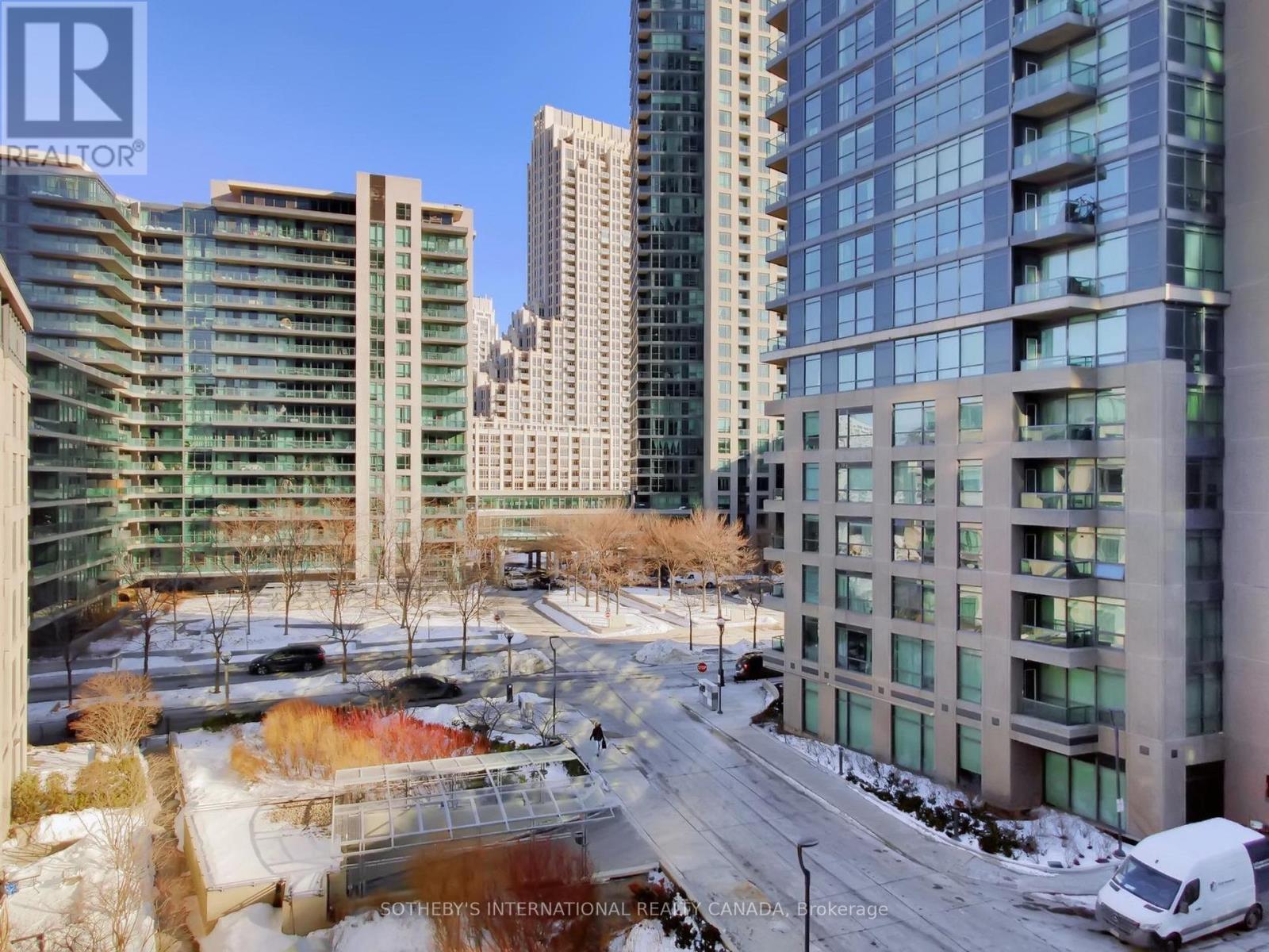 #537 231 FORT YORK BOULEVARD - 30