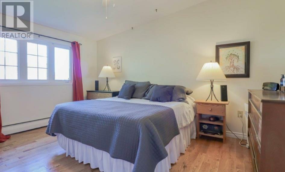 46 Saunders Avenue - 13