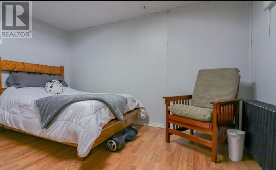 46 Saunders Avenue - 15