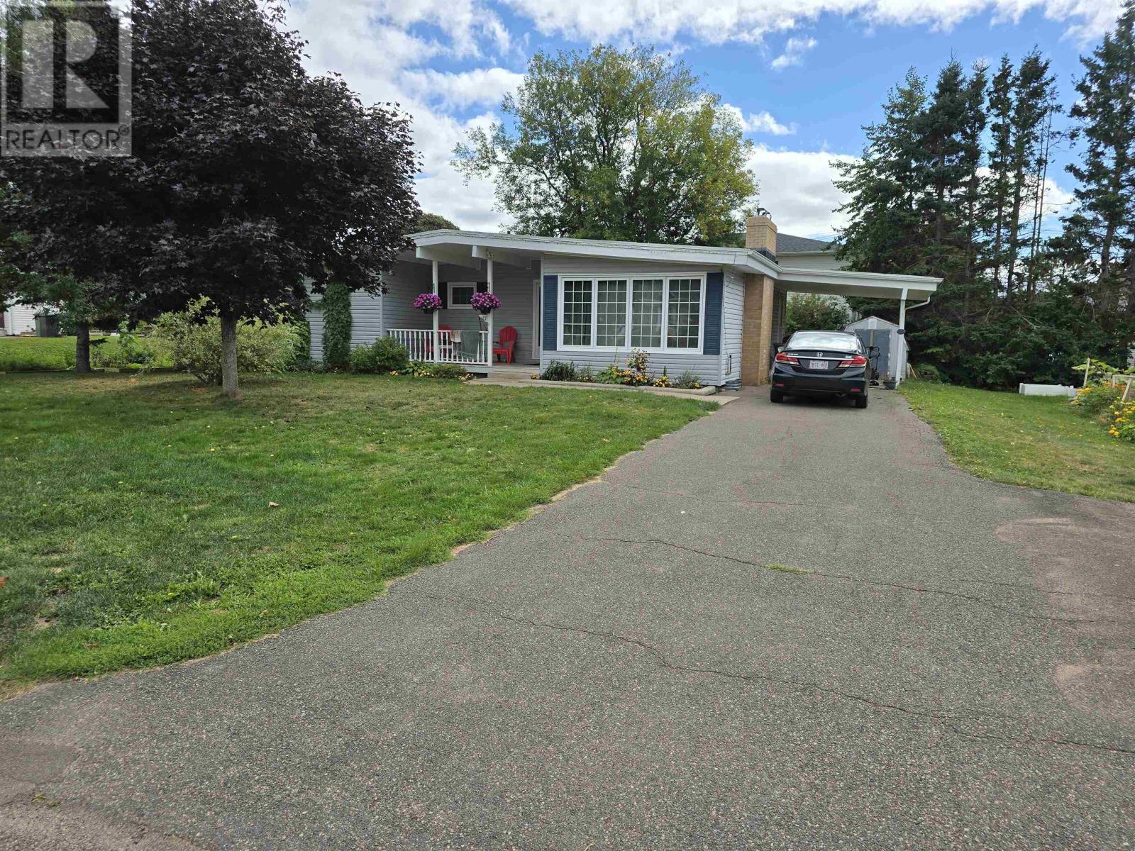 46 Saunders Avenue - 4