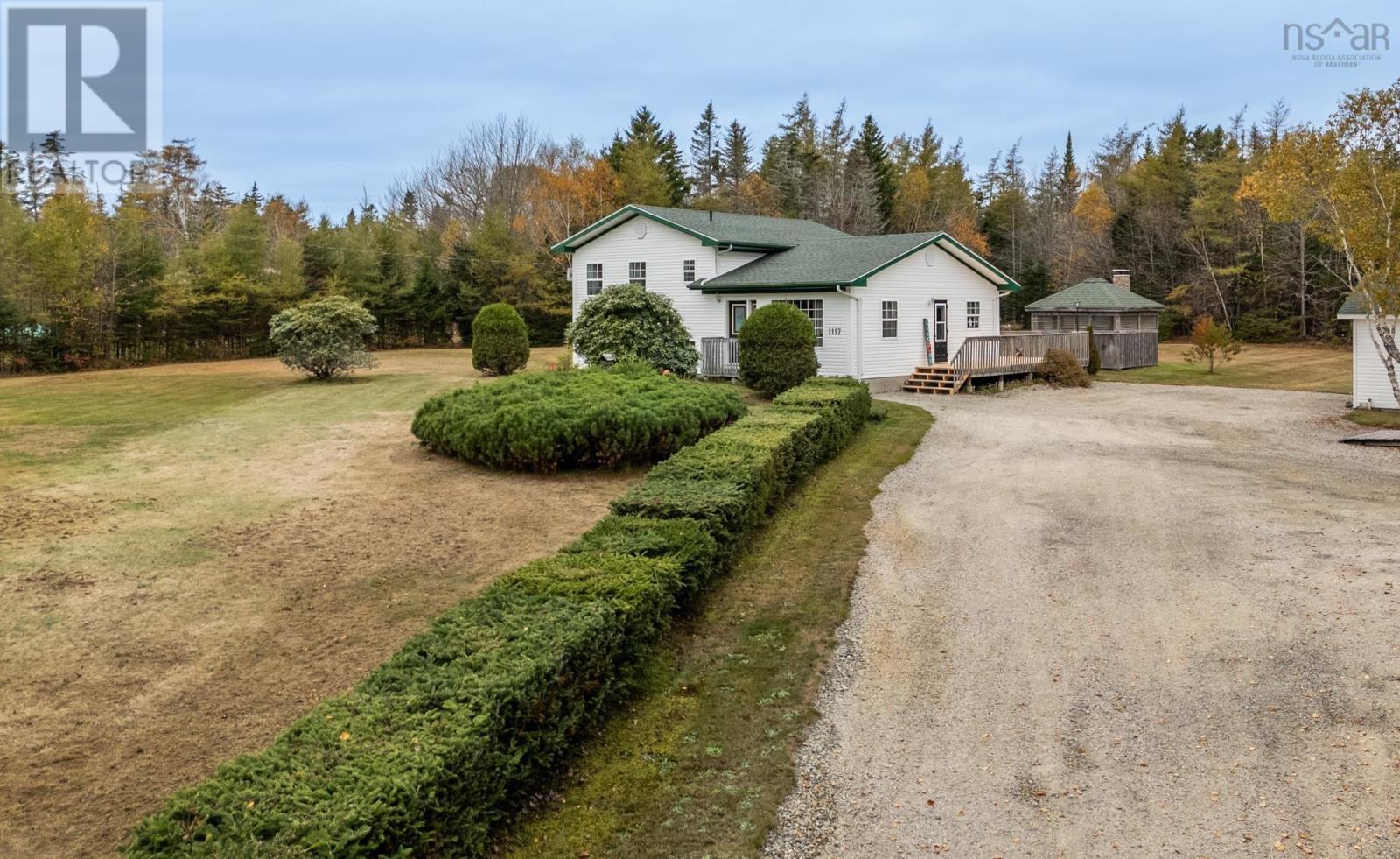 Property 2 of 38 of 1117 Highway 340