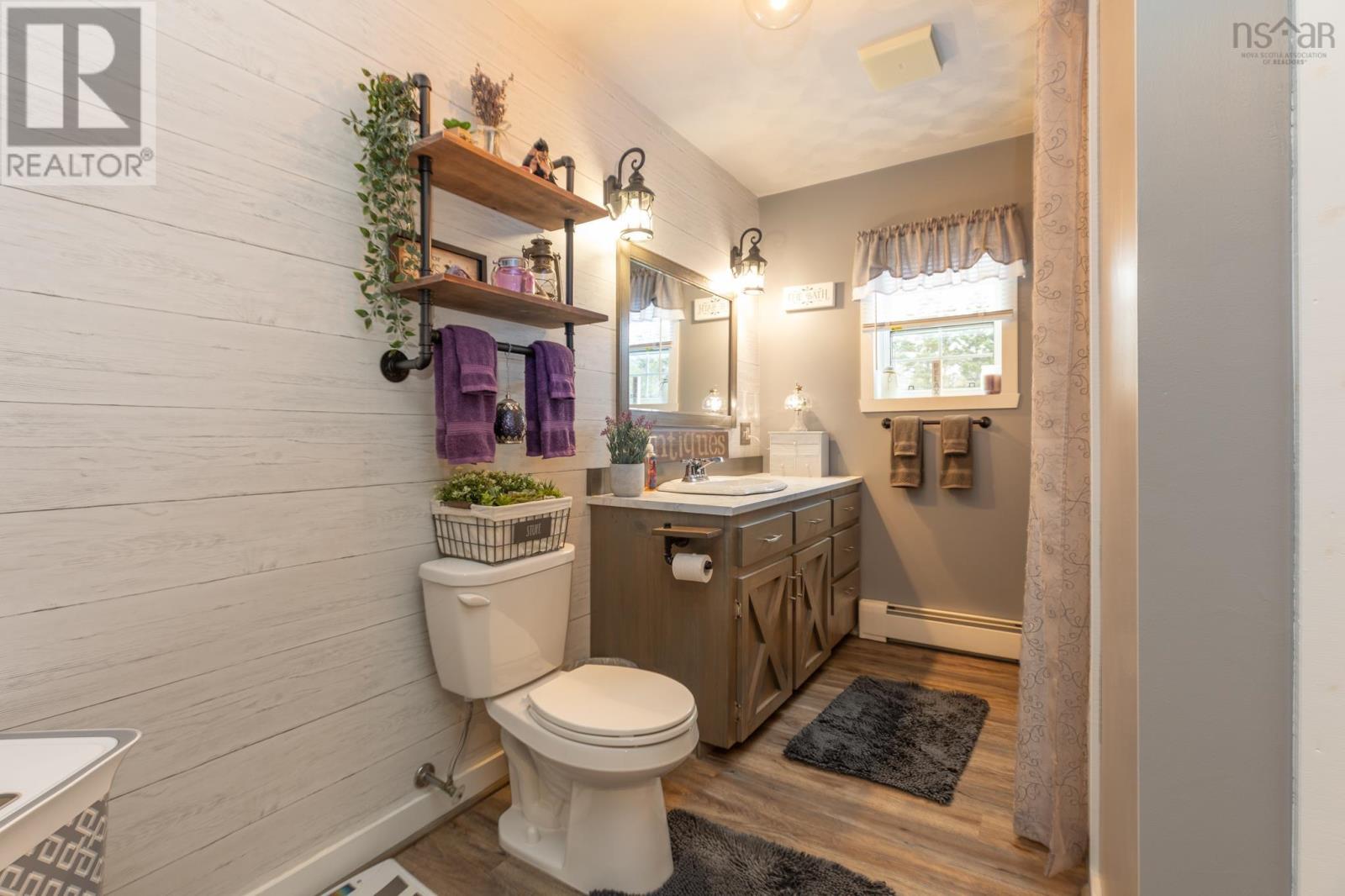 Property 29 of 38 of 1117 Highway 340