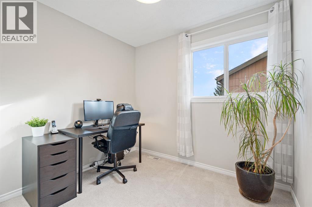 Single Family House for Sale in  Beddington Circle NE Beddington Heights Calgary 