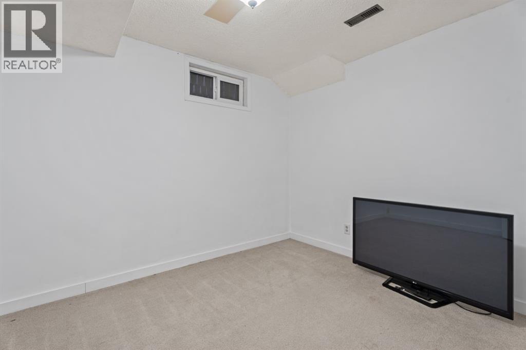 Single Family House for Sale in  Beddington Circle NE Beddington Heights Calgary 