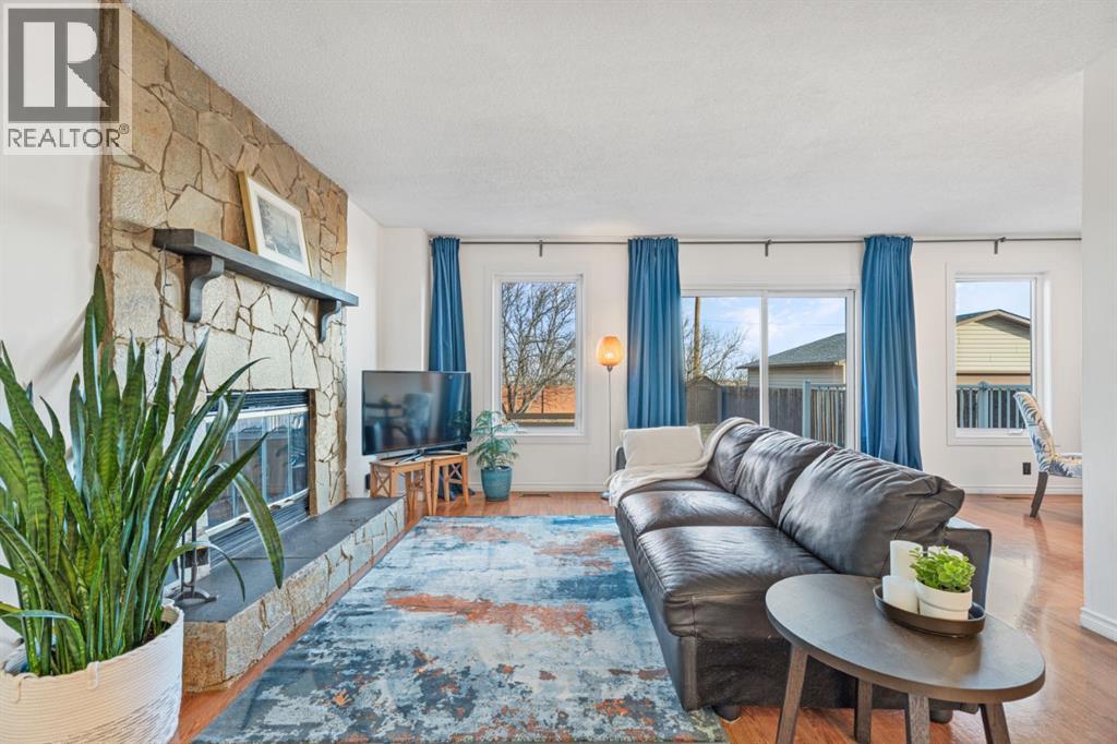 Single Family House for Sale in  Beddington Circle NE Beddington Heights Calgary 