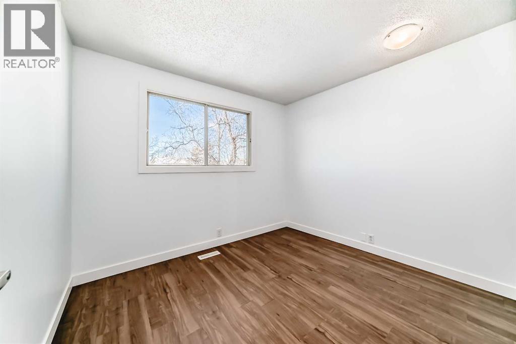 Single Family House for Sale in  Erin Mount Crescent SE Erin Woods Calgary 