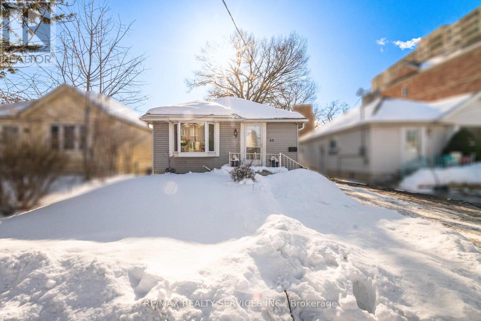 43 HARDING AVENUE - Photo 2 of 11, Toronto (Brookhaven-Amesbury), Ontario