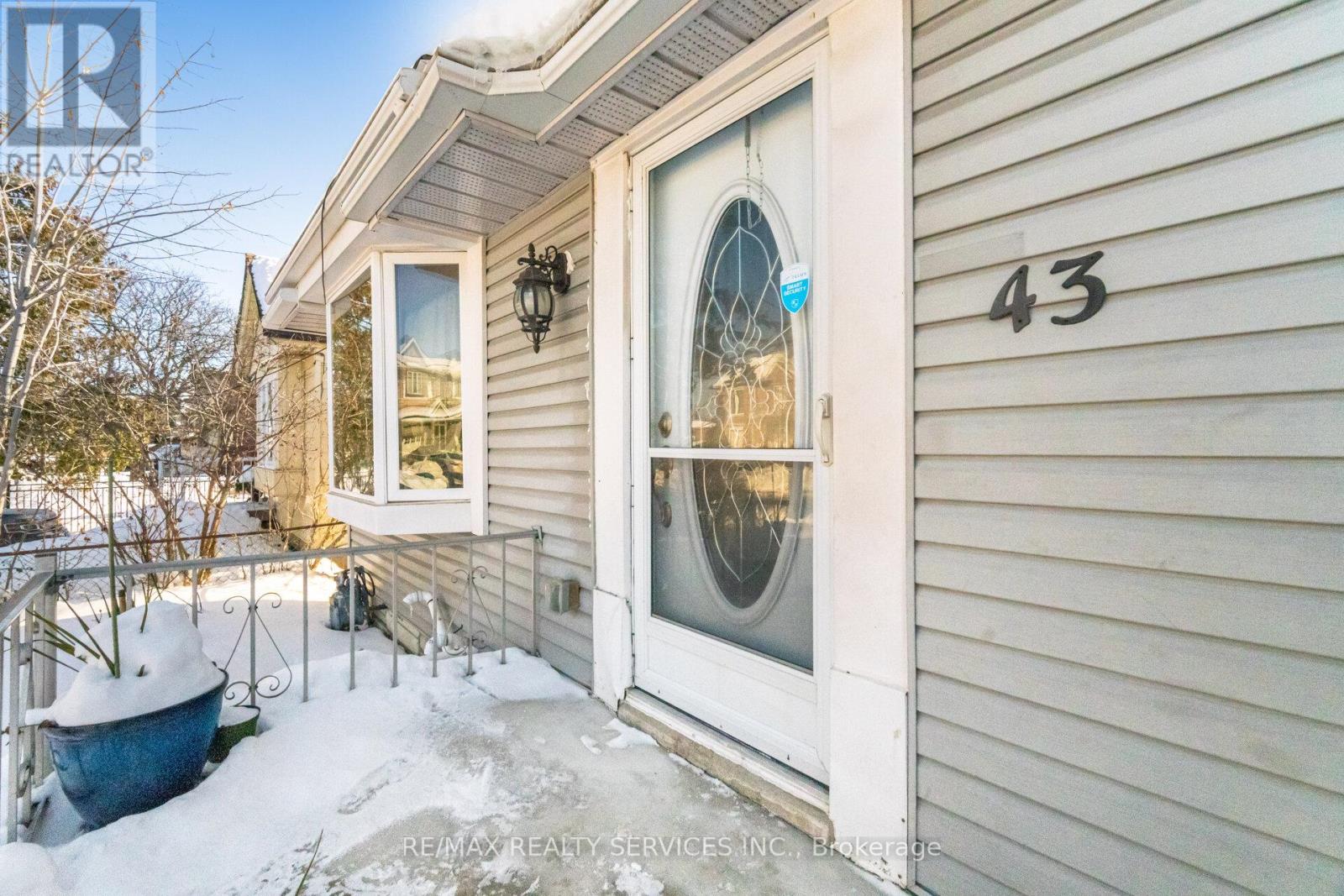 43 HARDING AVENUE - Photo 3 of 11, Toronto (Brookhaven-Amesbury), Ontario