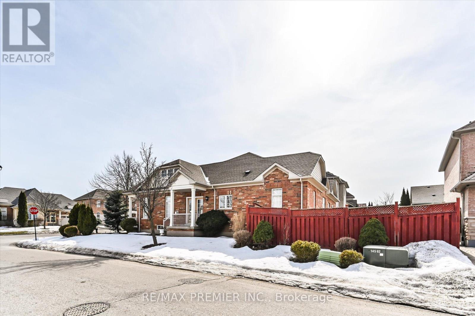 10 LEPARC ROAD - 34