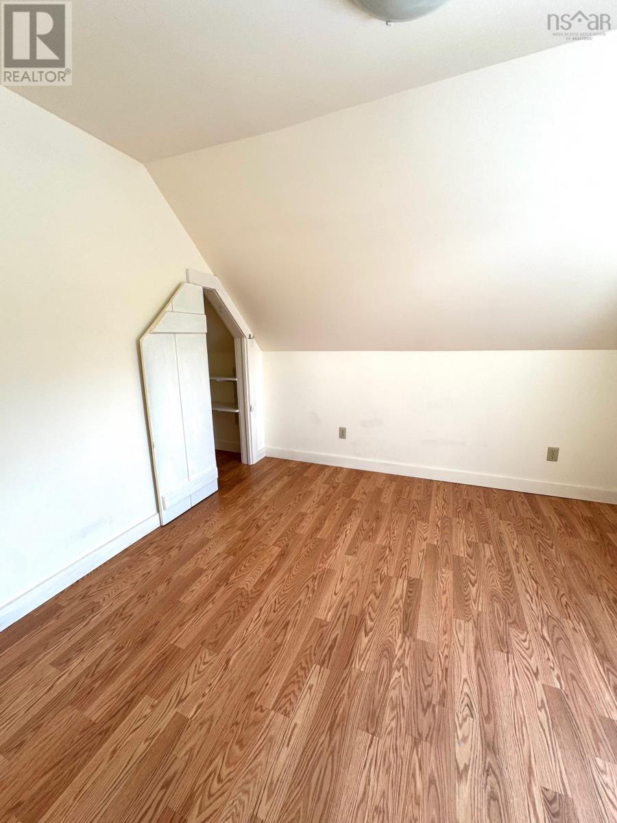 Property 26 of 43 of 960 Highway 208