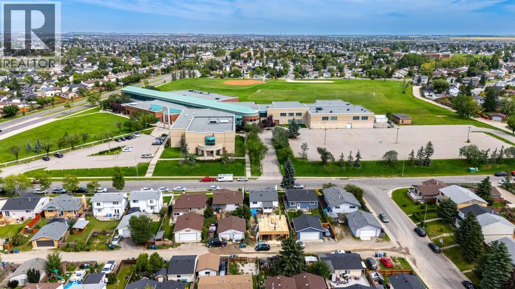 Single Family House Multi-level for Sale in   Falsbridge Drive  NE Falconridge Calgary 