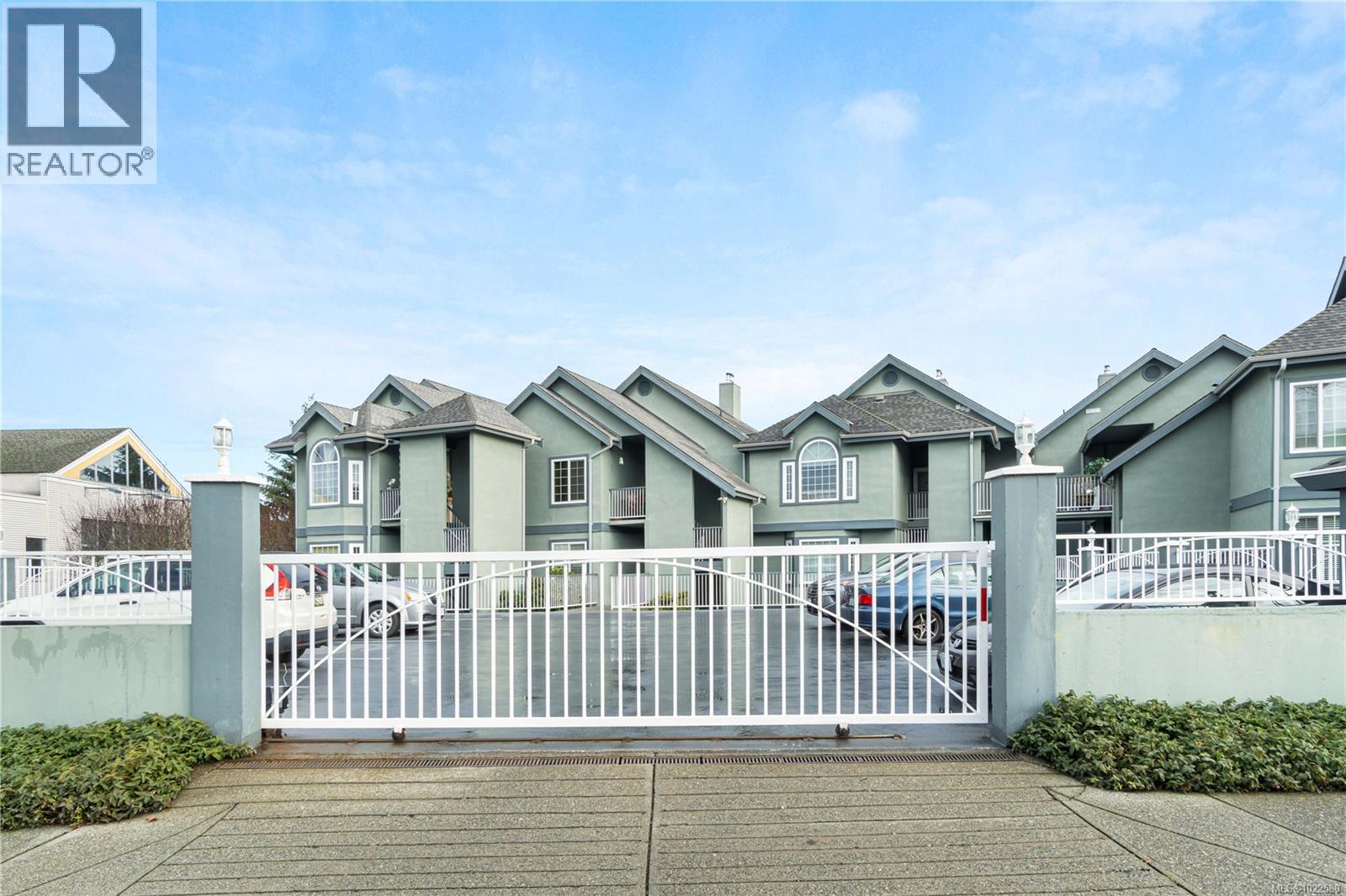 102 320 Selby St, Nanaimo