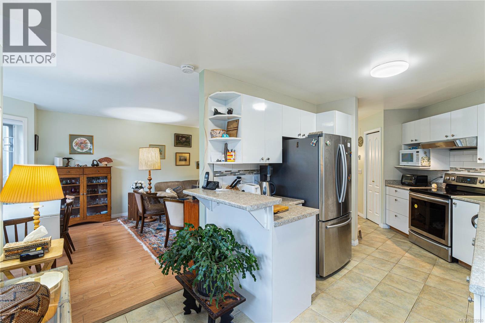 102 320 Selby St, Nanaimo