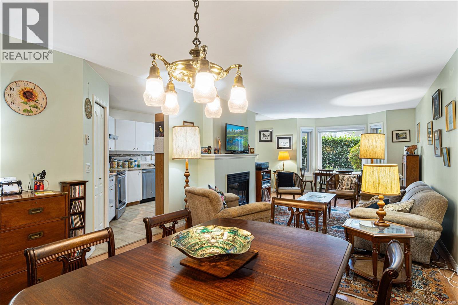 102 320 Selby St, Nanaimo