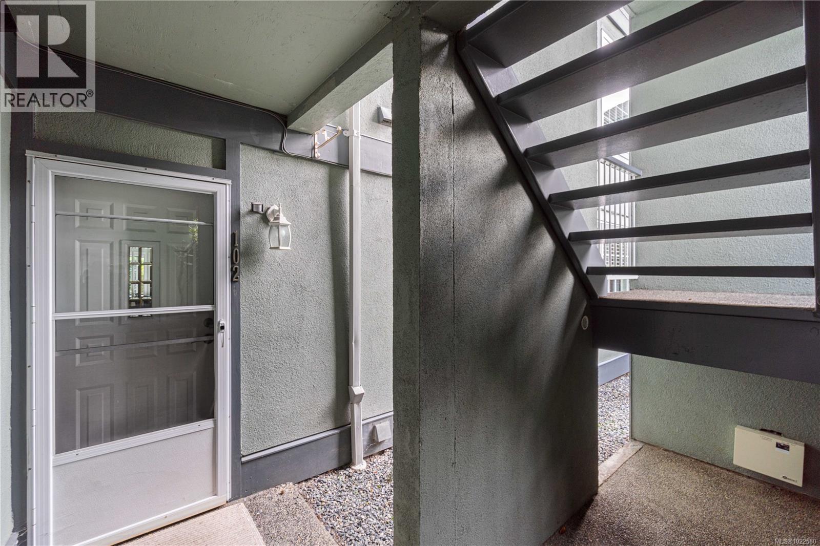 102 320 Selby St, Nanaimo