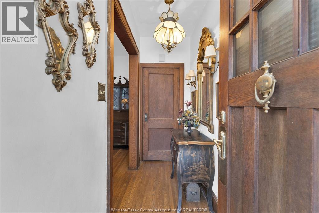 245-247 MCEWAN - Photo 3 of 47, Windsor, Ontario