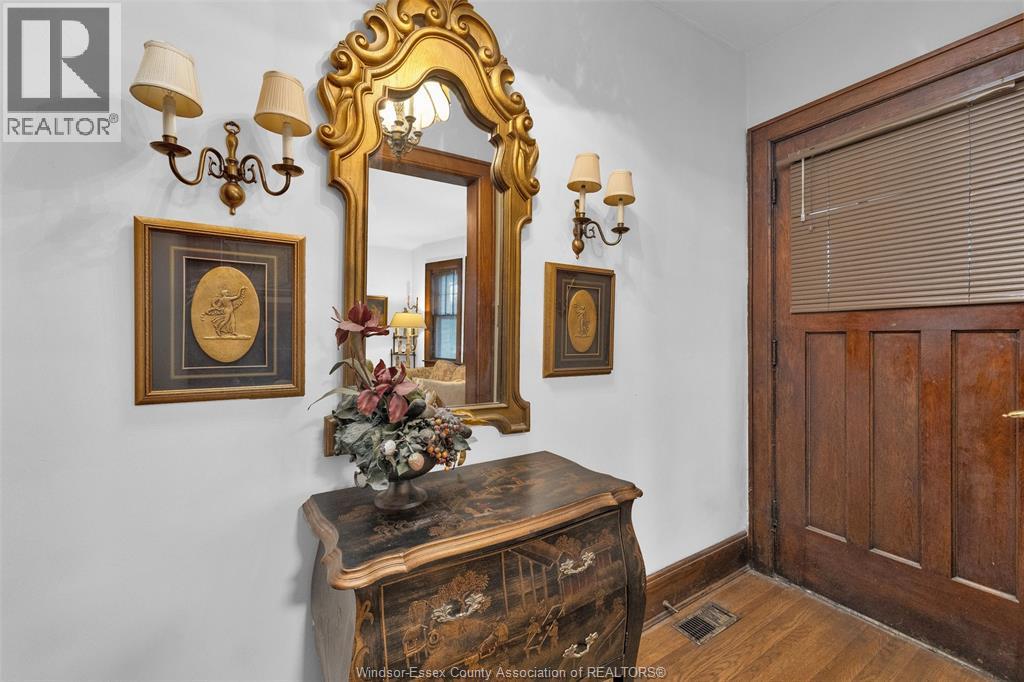 245-247 MCEWAN - Photo 4 of 47, Windsor, Ontario