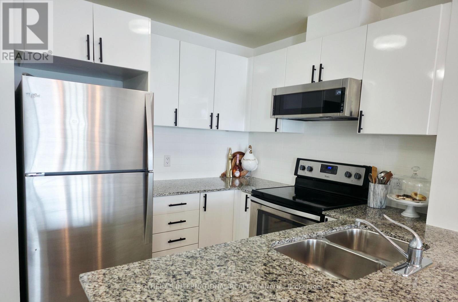#206 2522 KEELE STREET - 3