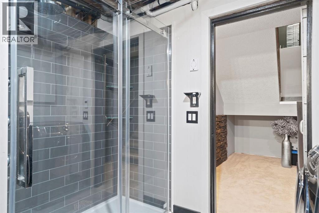 Single Family House 3 Level for Sale in   Street NE Bridgeland/Riverside Calgary 