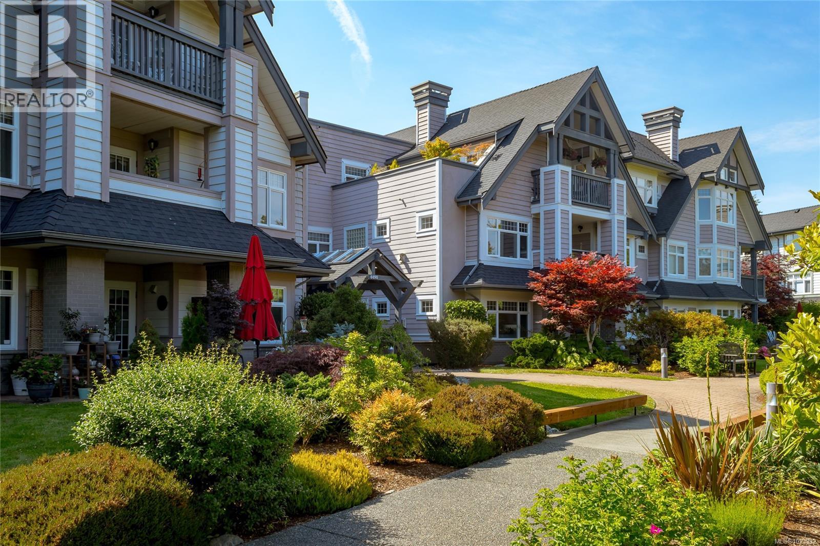 228 4490 Chatterton Way North, Saanich