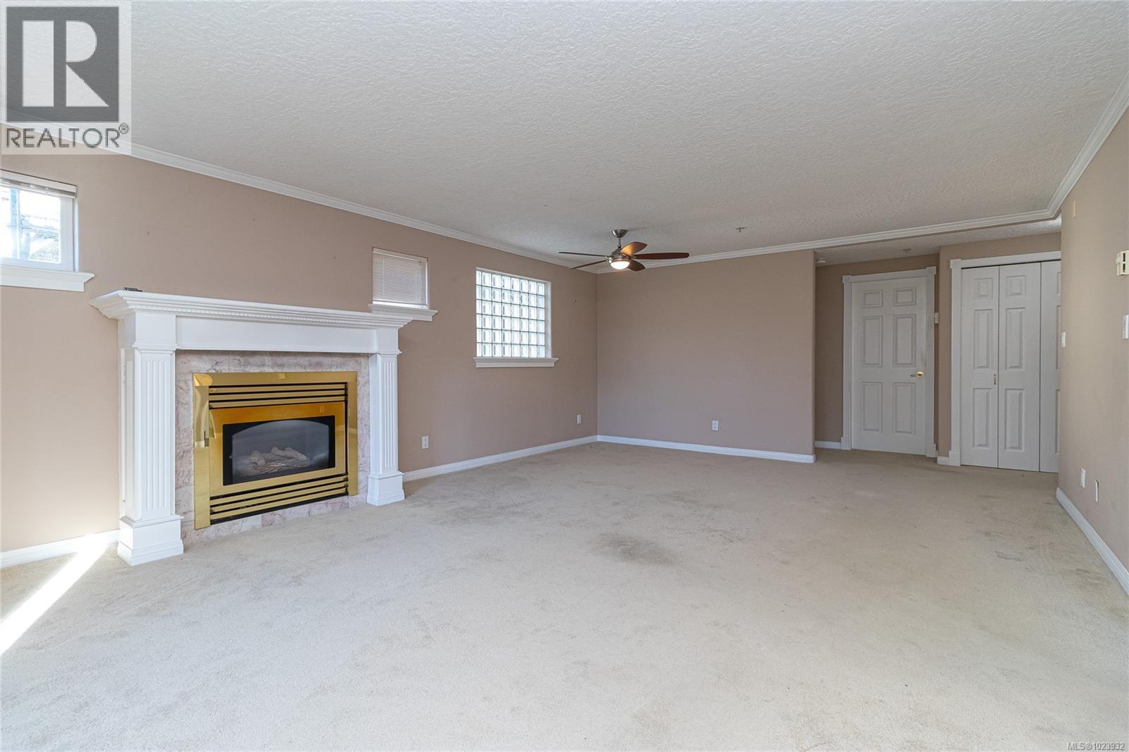 228 4490 Chatterton Way North, Saanich