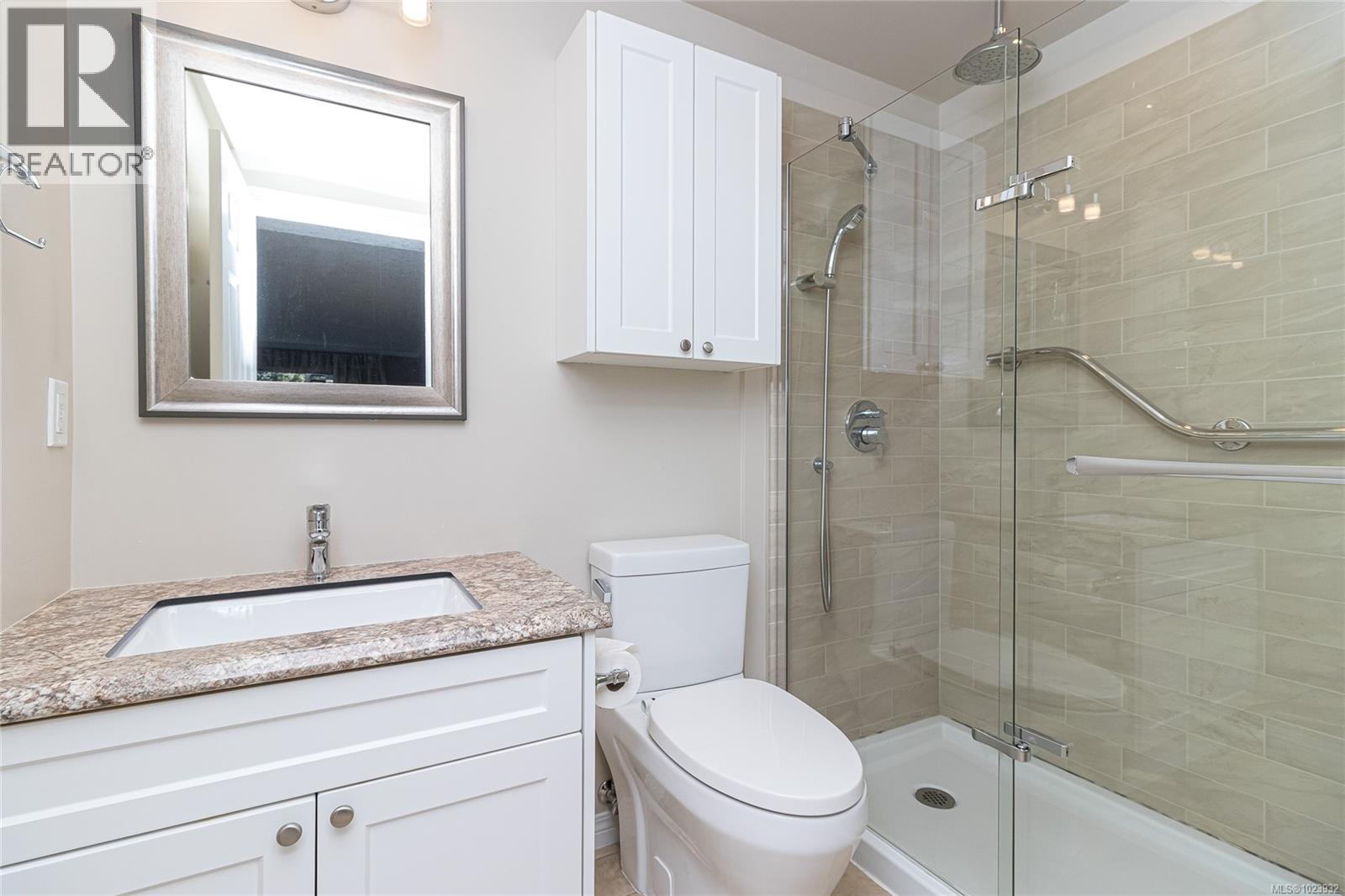 228 4490 Chatterton Way North, Saanich